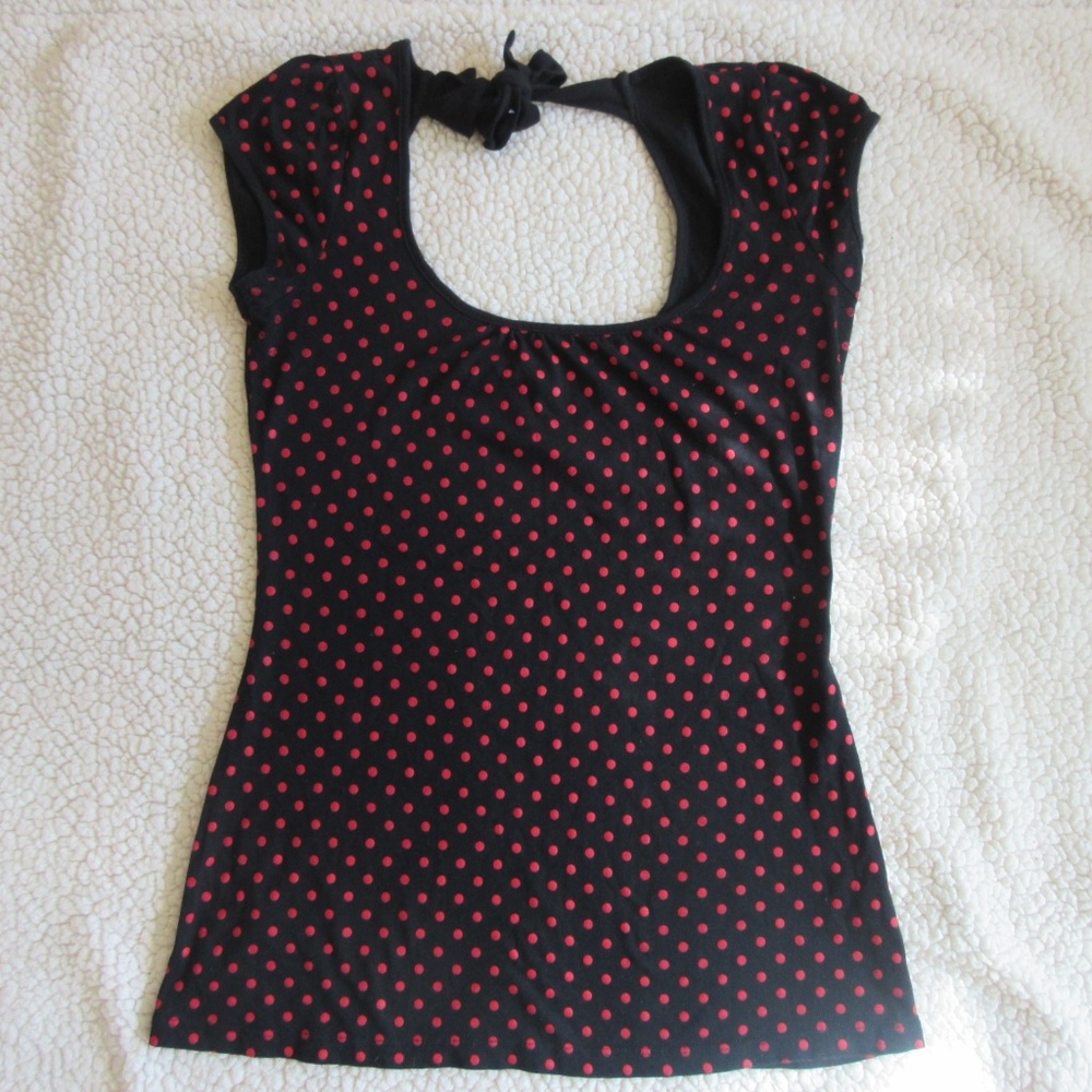 Beautiful casual poke dot black/ red top
